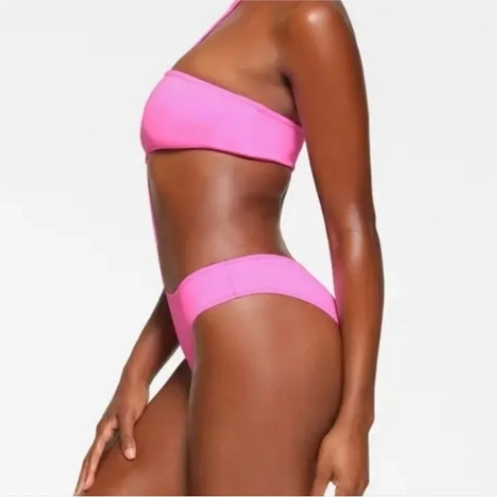 SKIMS NWT MONOKINI PINK CUT OUT HALTER SWIM BIKINI BATHINGSUIT IN TAFFY